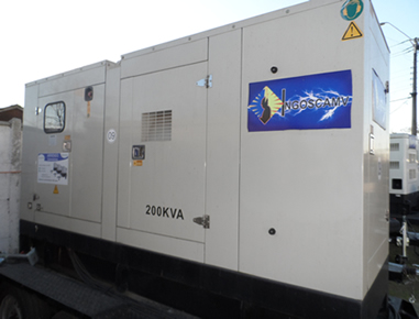 Trifásico de 200 KVA, con capacidad de 8 horas de trabajo continuo